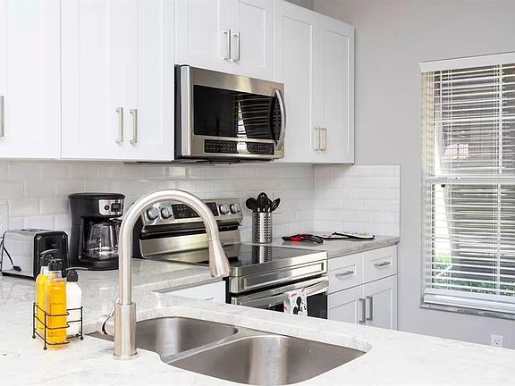 4th image of 4505 Alberto Cir