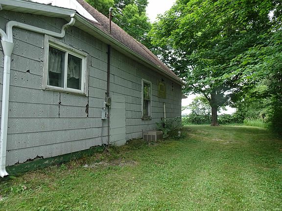 3rd image of 2260 E County Road 800 N