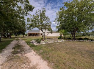2410 Fm 1680, Moulton, TX 77975