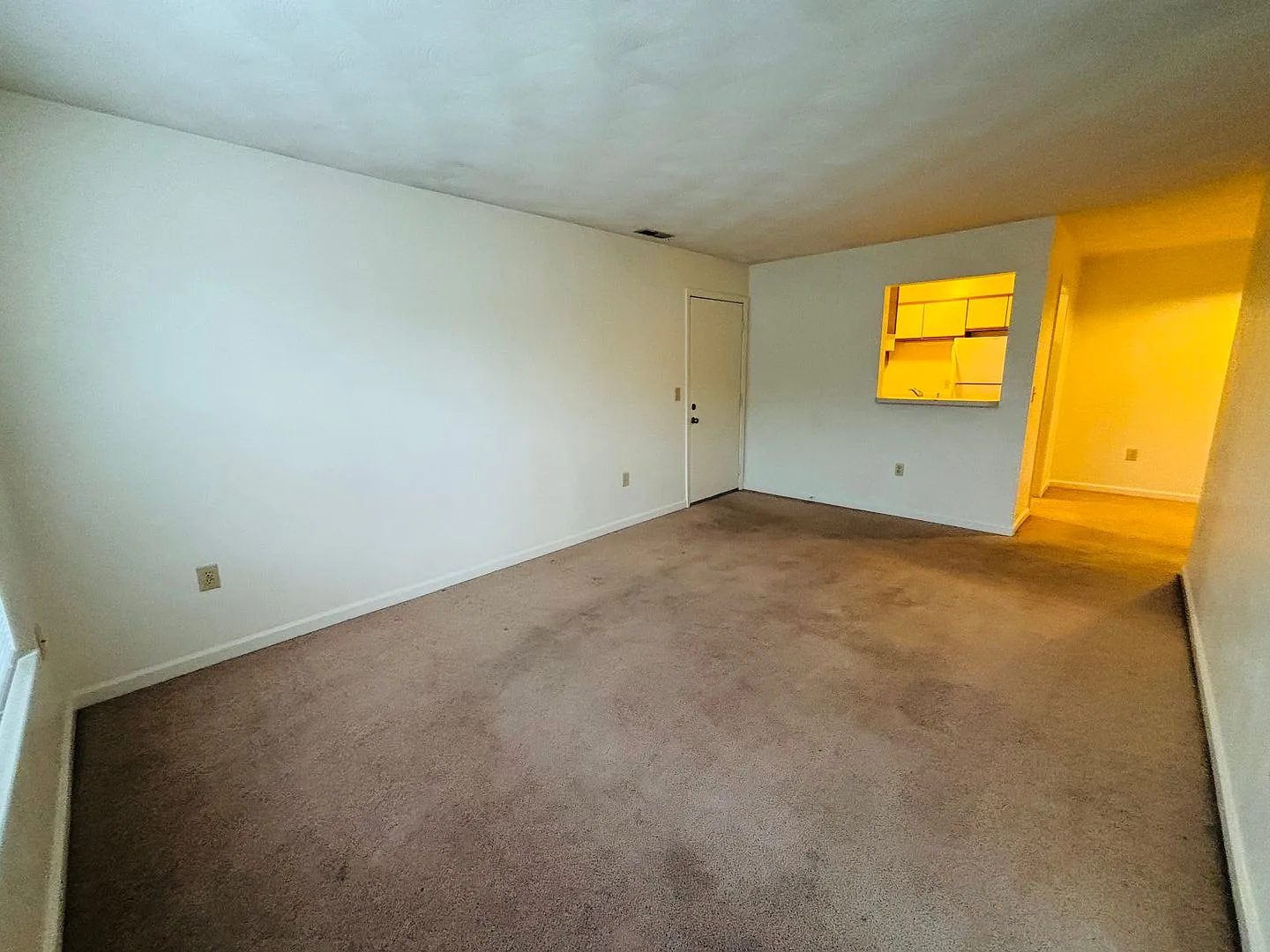 2 Bedroom, 1 Bath — Photo 3