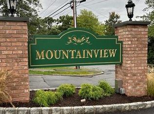 430 Sierra Vista Ln, Valley Cottage, NY 10989