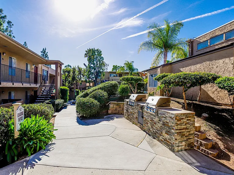 Parkview Poway Apartments — Photo 41