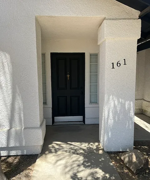161 Forest Dr — Photo 2