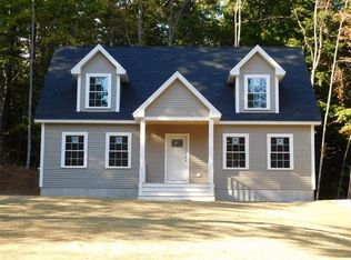 1 Fairoaks Dr, Springvale, ME 04083