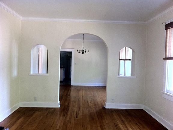 Living room/dining room