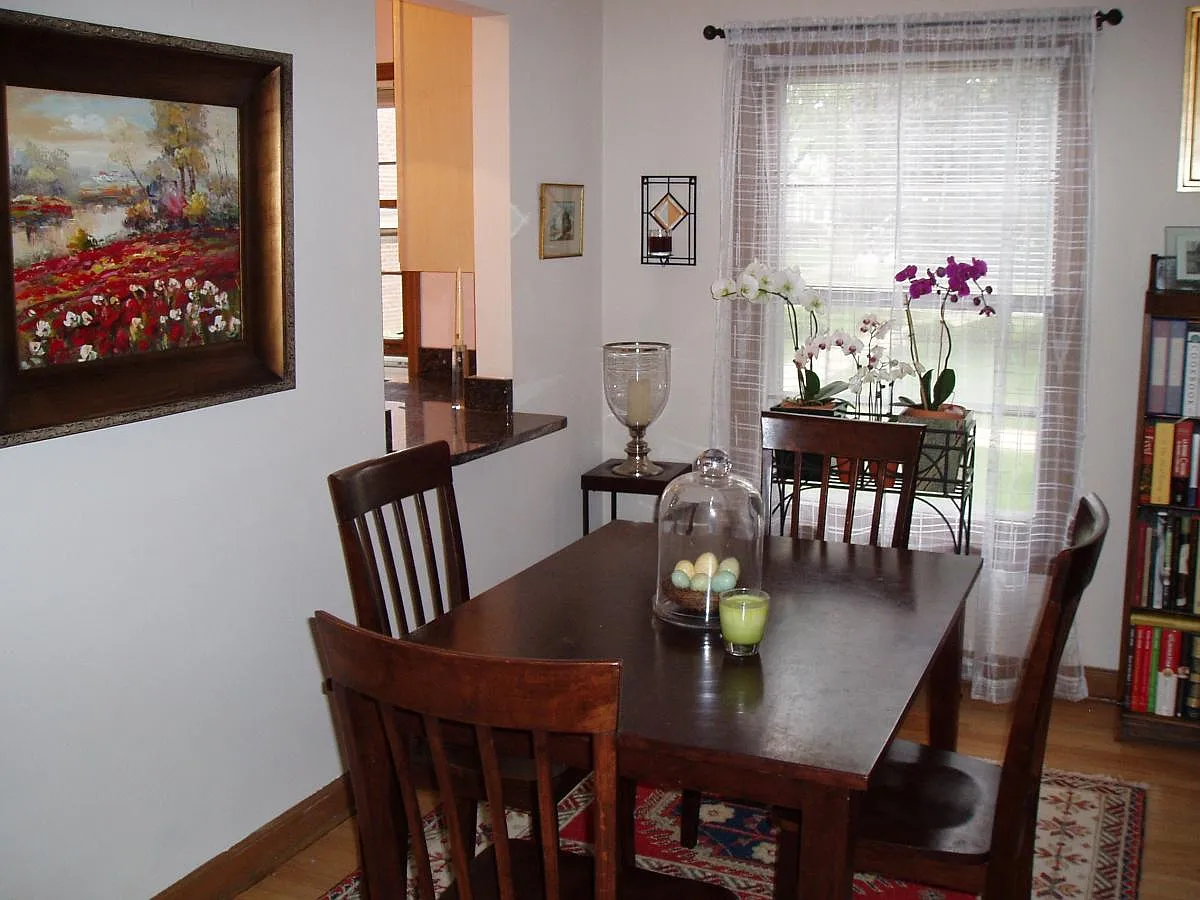 4955 N Santa Monica Blvd — Photo 3