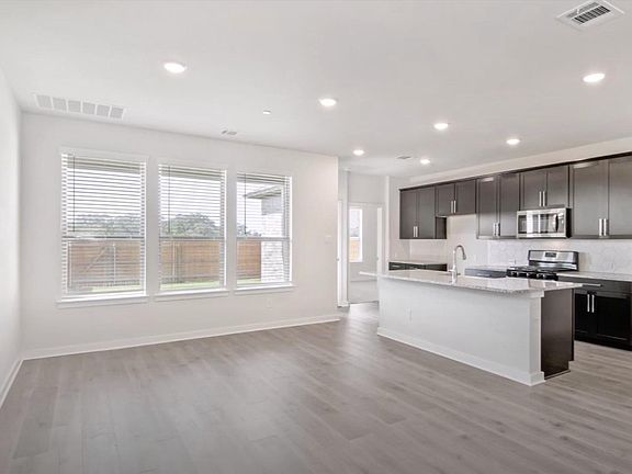 5th image of 2500 Forest Creek Dr #701