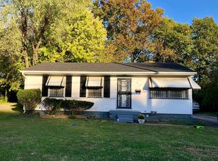 5313 Red Leaf Rd, Louisville, KY 40218