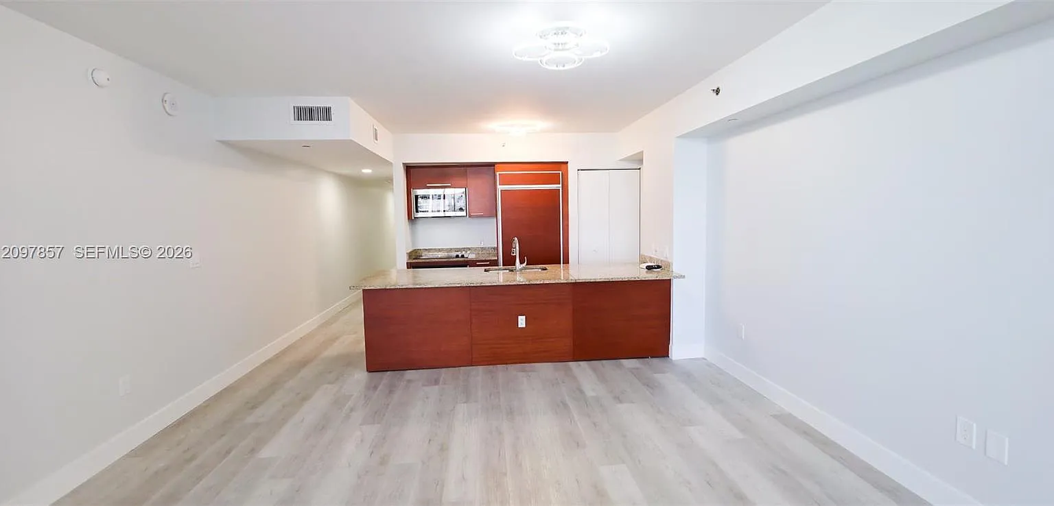 Beach Club Two Condo — Photo 4