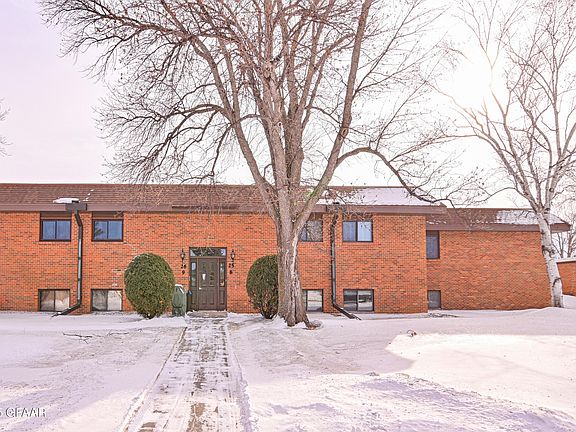 2nd image of 3210 Cherry St #25
