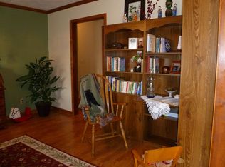 412 Sherwood Ln, Salem, IL 62881