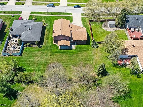5th image of 7651 Walnutwood Dr