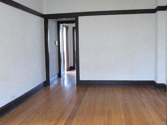 4th image of 3655 N Marshfield Ave APT 1