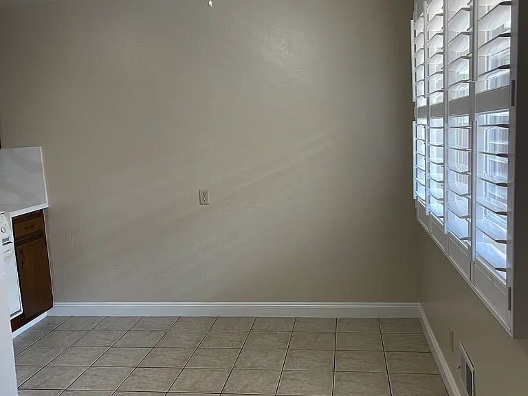 700 Harvard Ave #3 — Photo 5