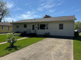 1719 19th Ave, Sterling, IL 61081