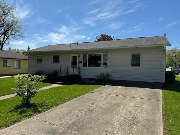 1719 19th Ave, Sterling, IL 61081