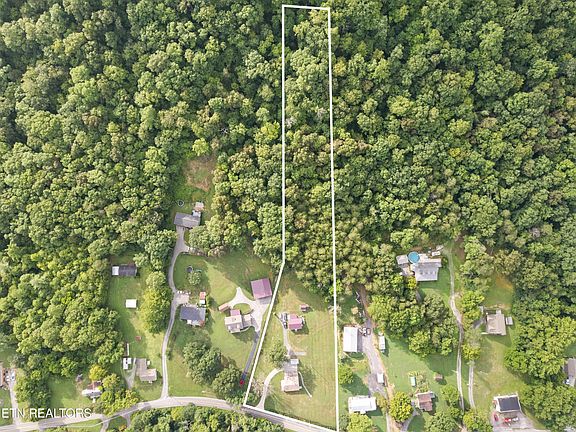 3rd image of 2918/2920 Miller Rd