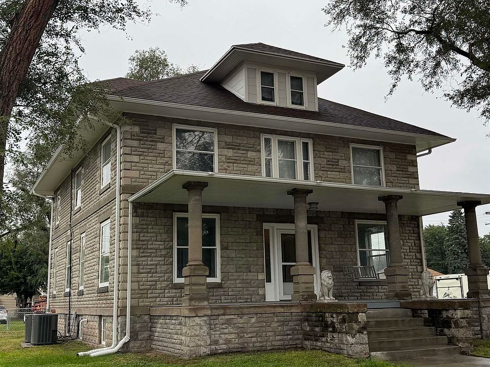 1st image of 605 4th St