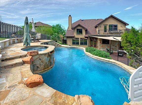 2nd image of 1207 Sledge Dr