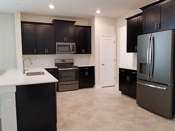 3rd image of 11142 Longleaf Woods Dr