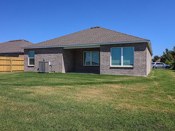 5th image of 3202 S 15th Pl
