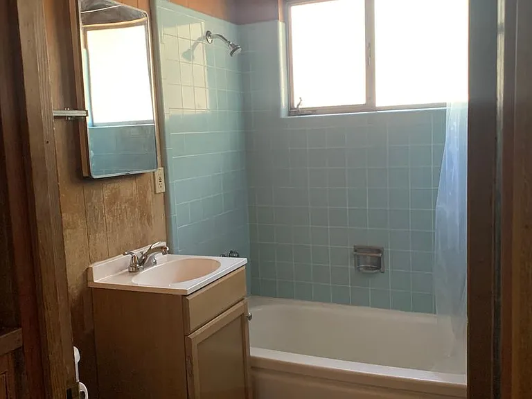 4043 Greenwood Rd — Photo 11