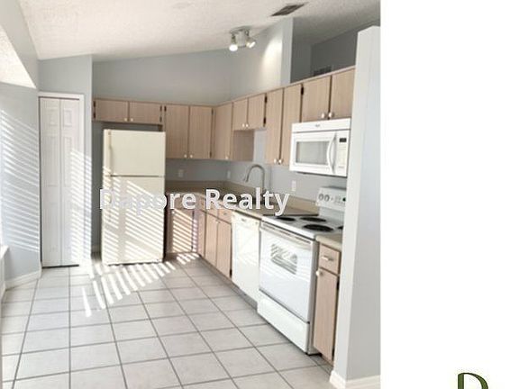 4th image of 277 San Gabriel St