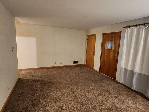 3. 3027 S Bonn, Living Room