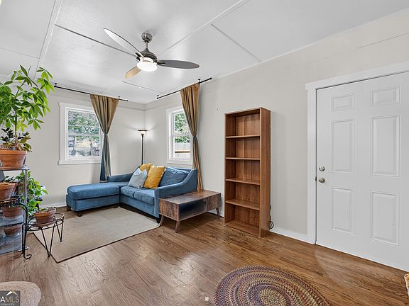 4th image of 1889 Cannon St