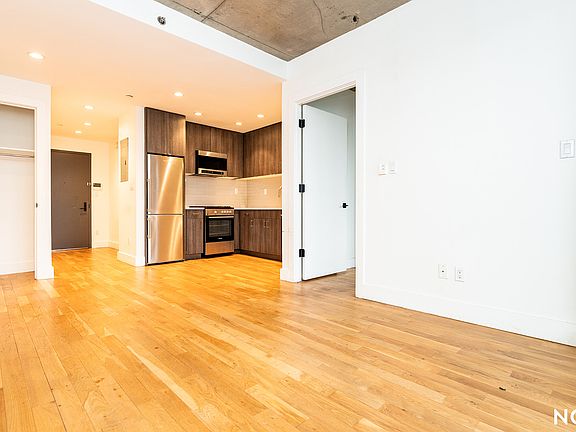 2nd image of 824 E New York Ave #2L