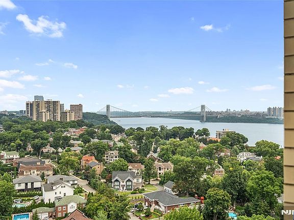 5th image of 900 Palisade Ave APT 17K