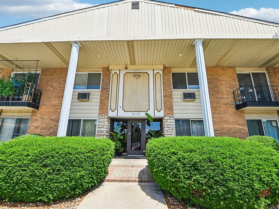 1st image of 8997 Kennedy Dr APT 2E