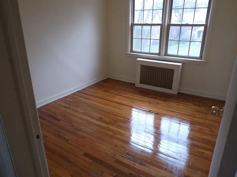 Bruxton Apartments — Photo 11
