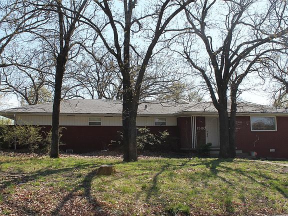 2nd image of 1500 E Seminole Ave