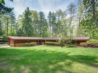 1523 Blue Heron Dr, Highland, MI 48357