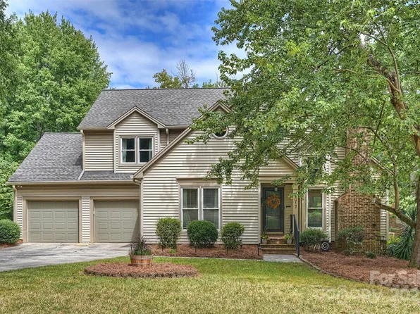 2017 Shannon Bridge Ln, Matthews, NC 28105