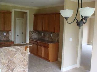 1510 Rushmore Dr, Deatsville, AL 36022