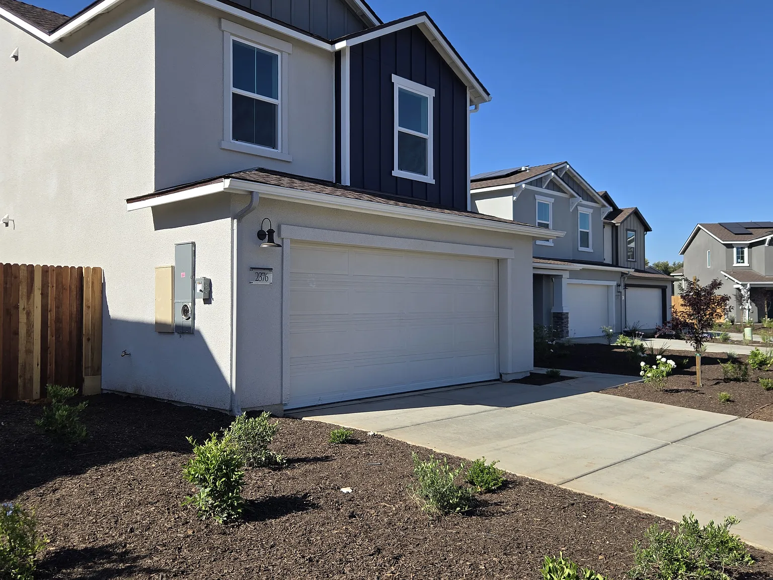 3 bed, 2.5 bath, 1380 sqft, $2,600 — Photo 2