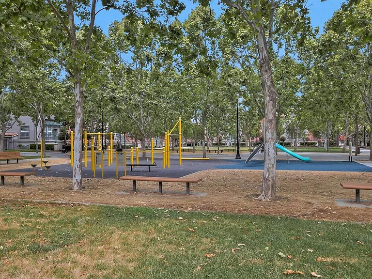 1390 Saddle Rack St #207 — Photo 27