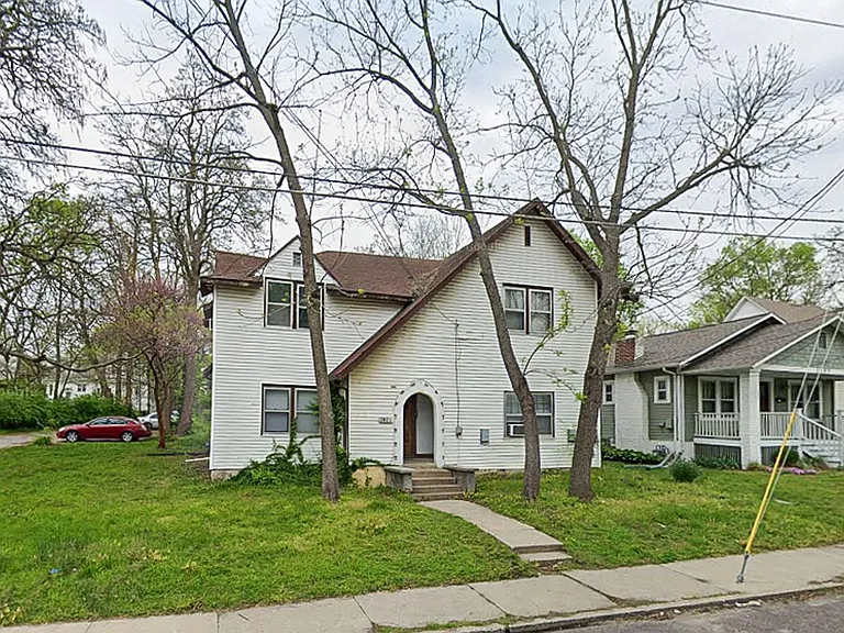1403 Hinkson Ave — Photo 1