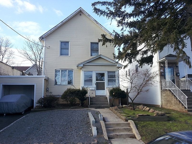 2nd image of 115 Roselle St