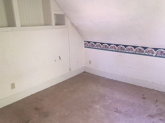 4th image of 1734 Willow Ave