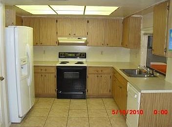 4th image of 9270 NW 13th Pl