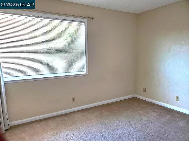 708 Court Ln — Photo 15