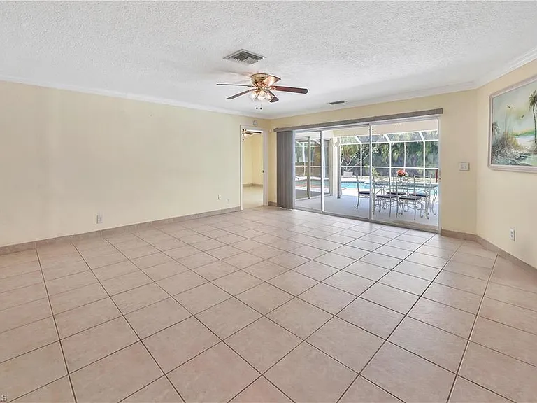 639 S Pompano Dr — Photo 10
