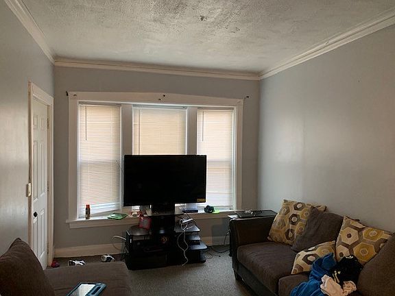 2nd image of 932 N Central Park Ave