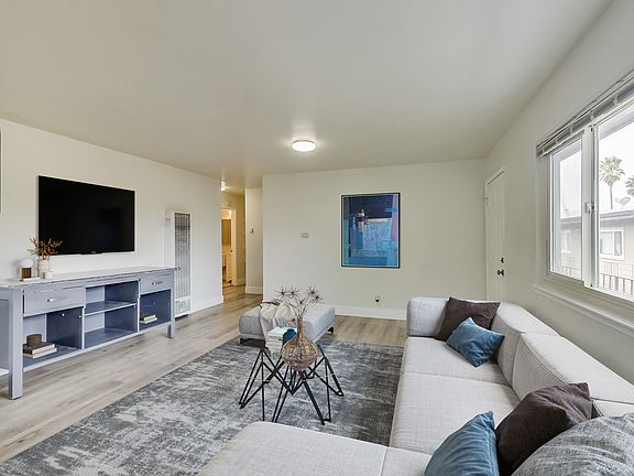 5th image of 2000 Linden St #6106046