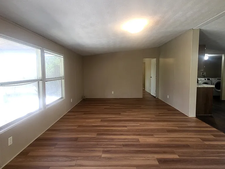 21516 Cherry Hollow Dr — Photo 17