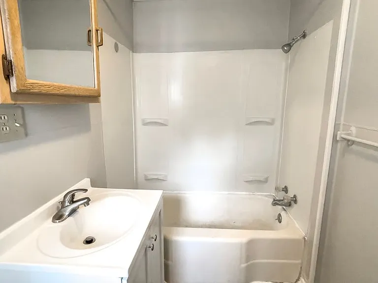 2217 S Jefferson St — Photo 22