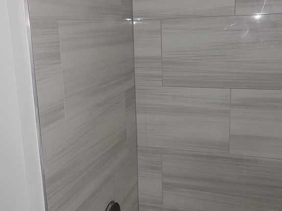 3rd image of 5233 W Ohio St Unit 2